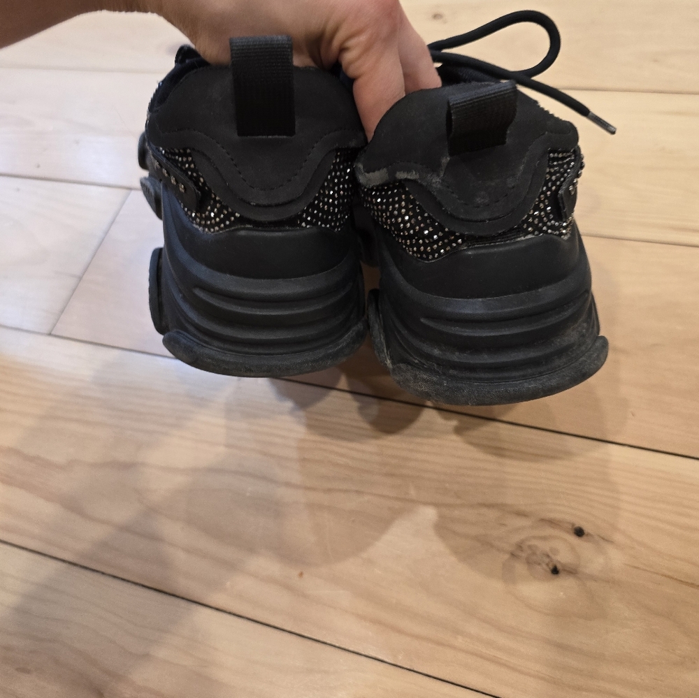 Running shoes - Picture 2 of 11